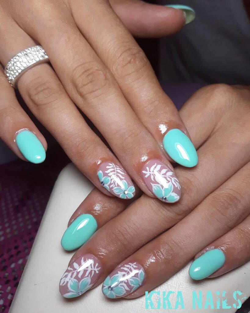 Mint Nails