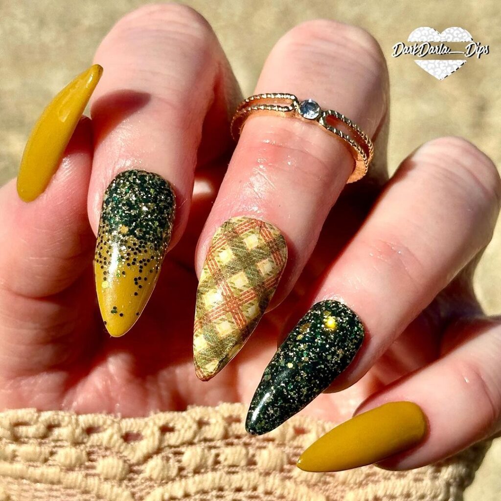 Harvest Plaid Glam Thanksgiving Nails